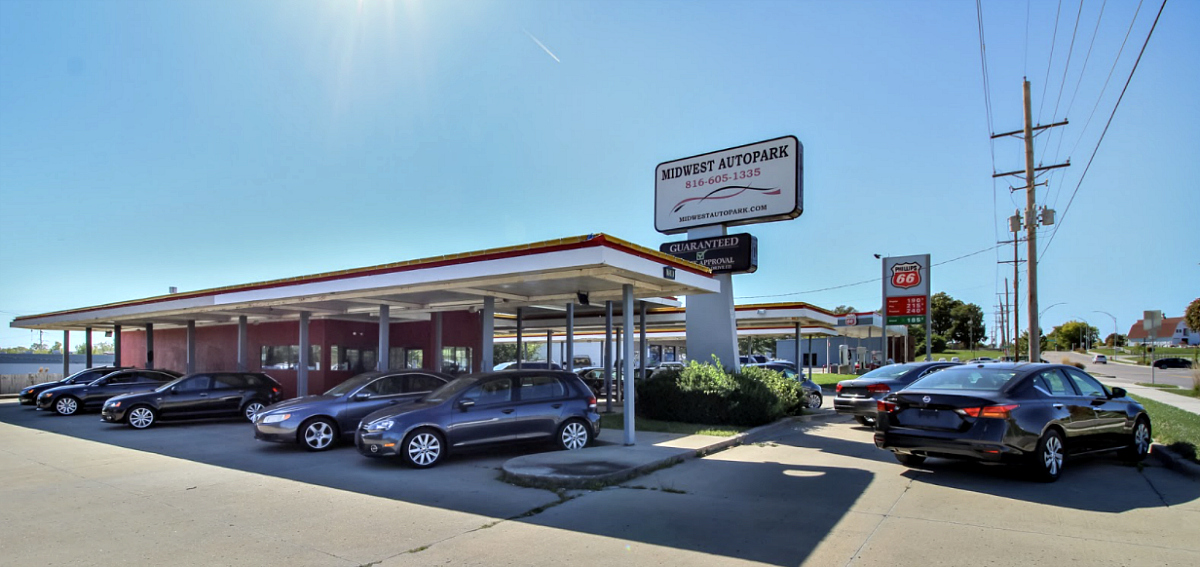 Originally designed for a fast food drive-in, the property now fits Midwest Autopark like a glove.