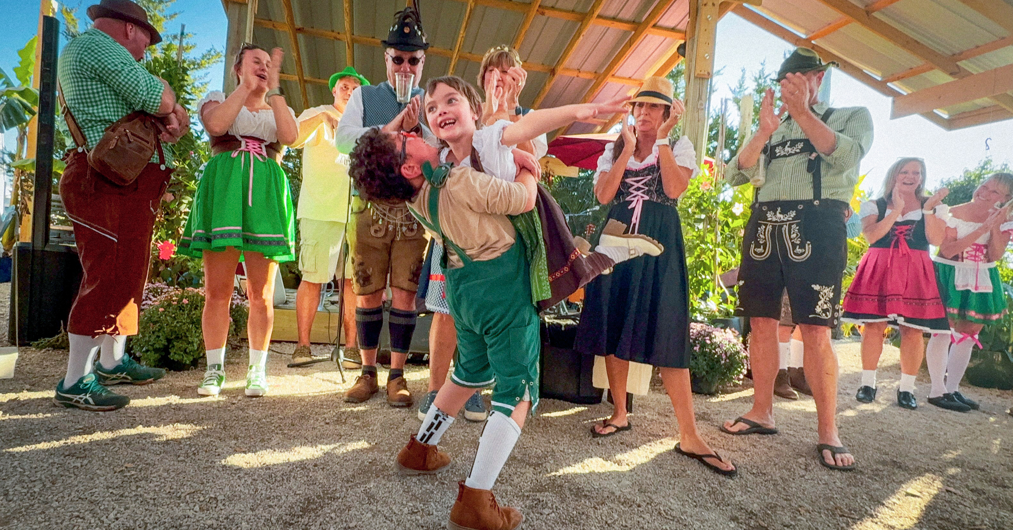 costume contest wide shot